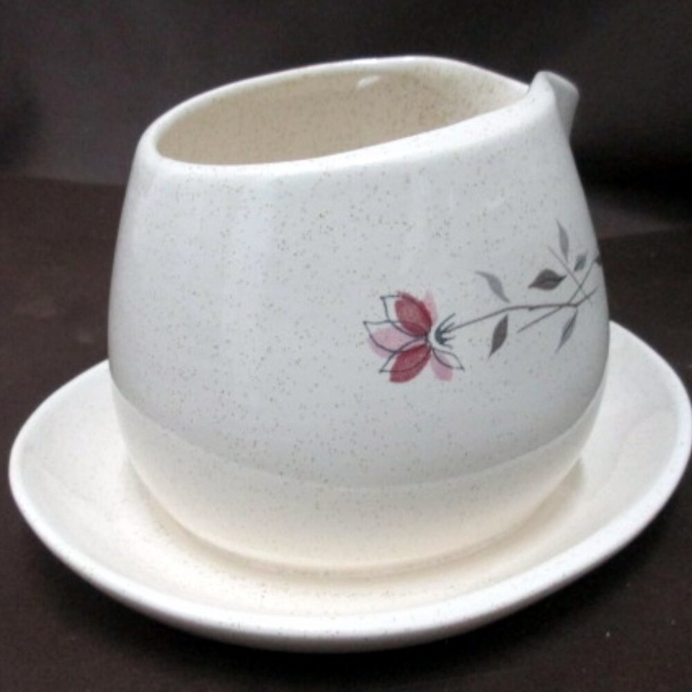 Mid-Century Fransiscan Duet gravy boat with attached underplate